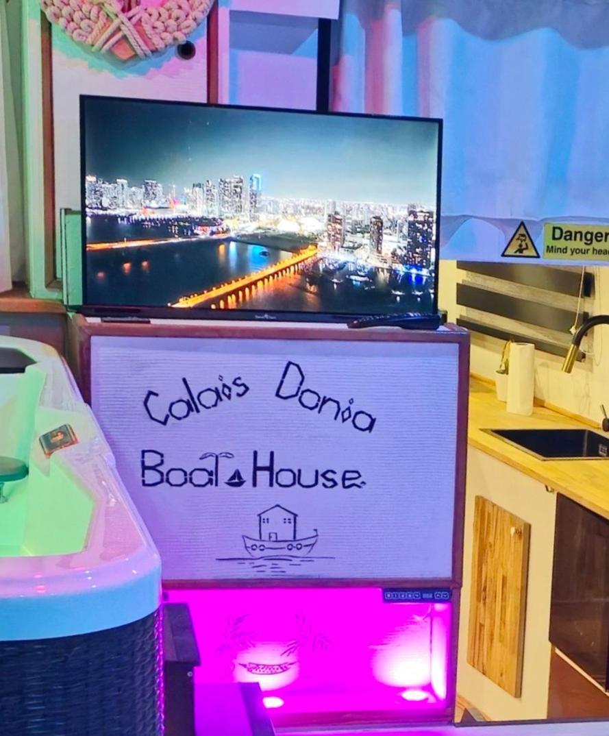 Calaidonia Boat House Hotell Calais Exteriör bild